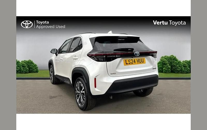 Used Toyota Yaris Cross 113 HP (83 kW) 2024 White SUV