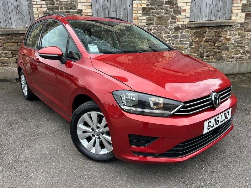 Red Used 2016 VW Golf Sportsvan SE MPV | £8,295 (Fair price) - Image 1/4