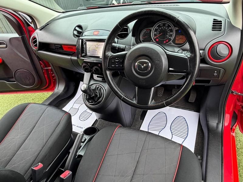 Used Mazda 2 Edition 84 HP (61 kW) 2014 Red Hatchback