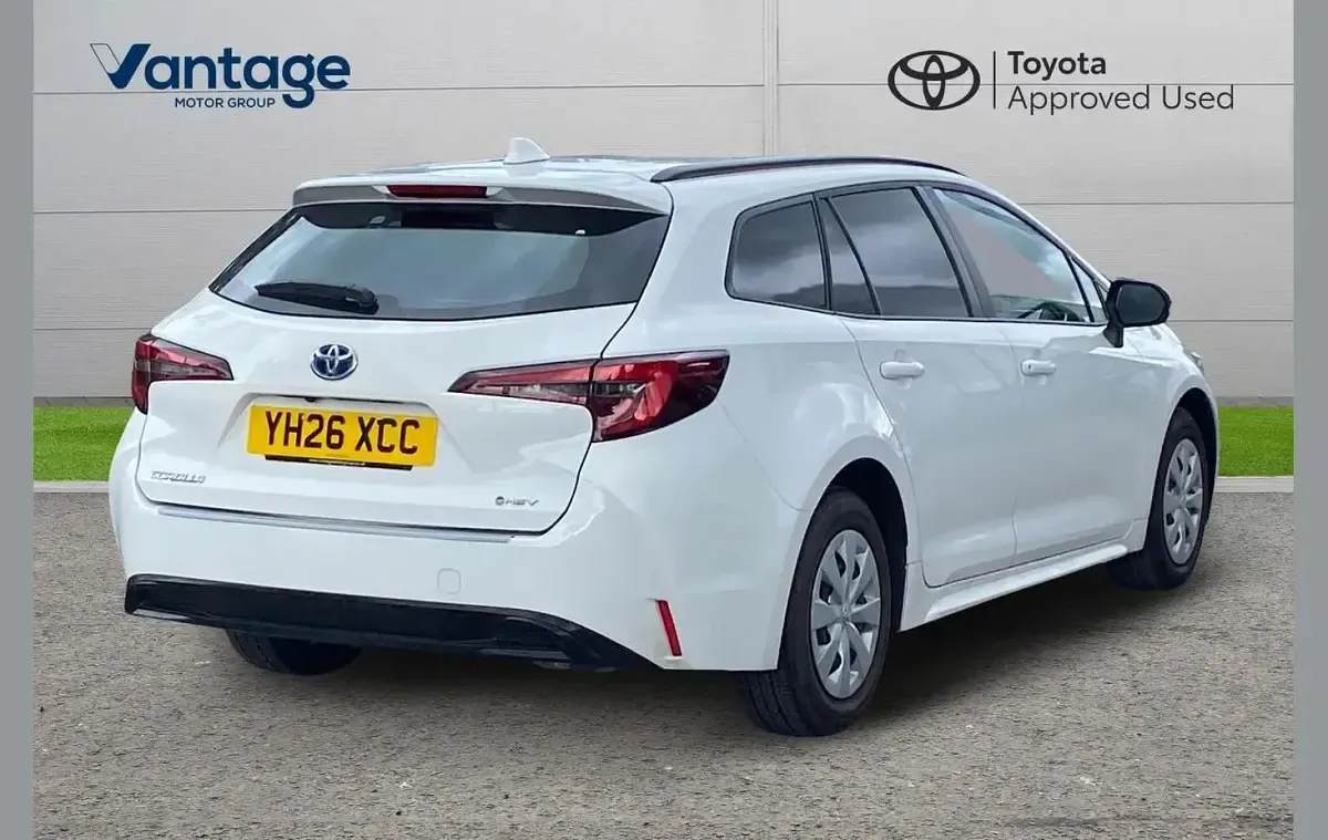 Used Toyota Corolla 138 HP (101 kW) 2026 White