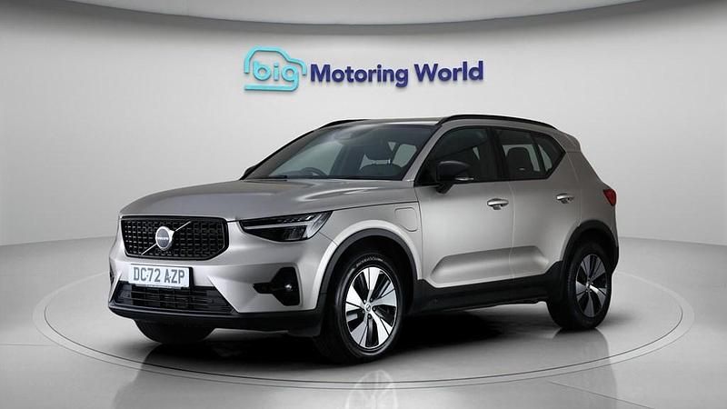 Used Volvo XC40 Plus 211 HP (155 kW) 2023 Gold SUV