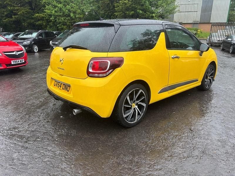 Used Citroën DS3 90 HP (66 kW) 2015 Yellow Hatchback
