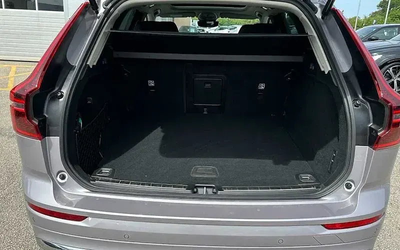 Used Volvo XC60 Ultra 250 HP (183 kW) 2026 Silver SUV