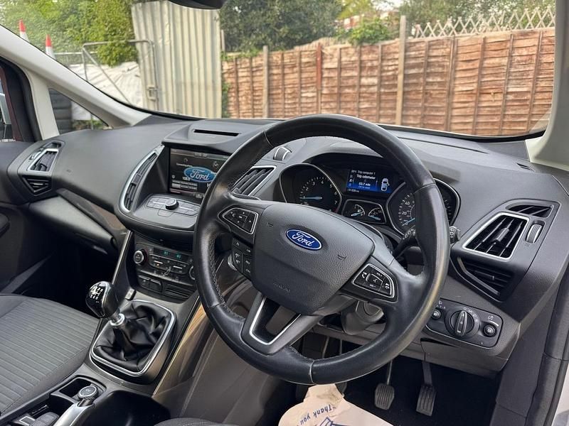 Usado Ford C-MAX Titanium 125 HP (91 kW) 2016 Prateado Monovolume