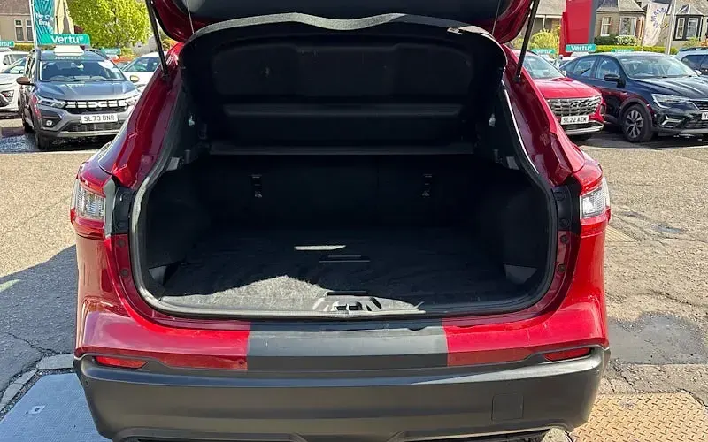 Second-hand Nissan Qashqai Acenta 116 CP (85 kW) 2018 Roșu SUV