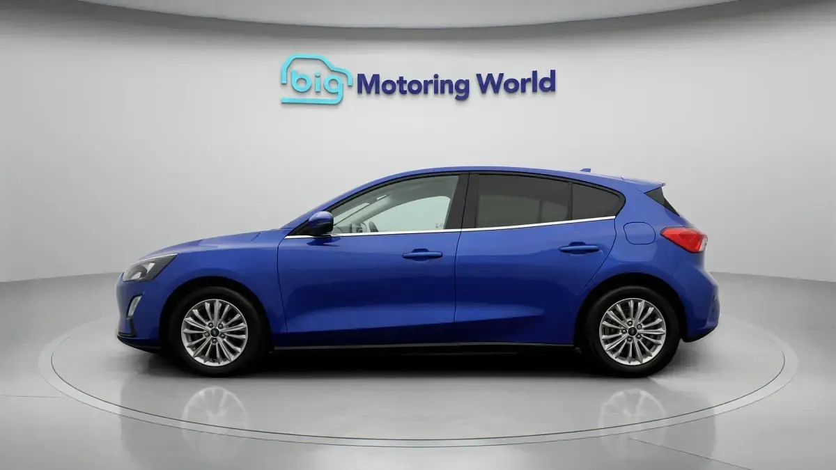 Used Ford Focus Titanium 125 HP (91 kW) 2020 Blue Hatchback