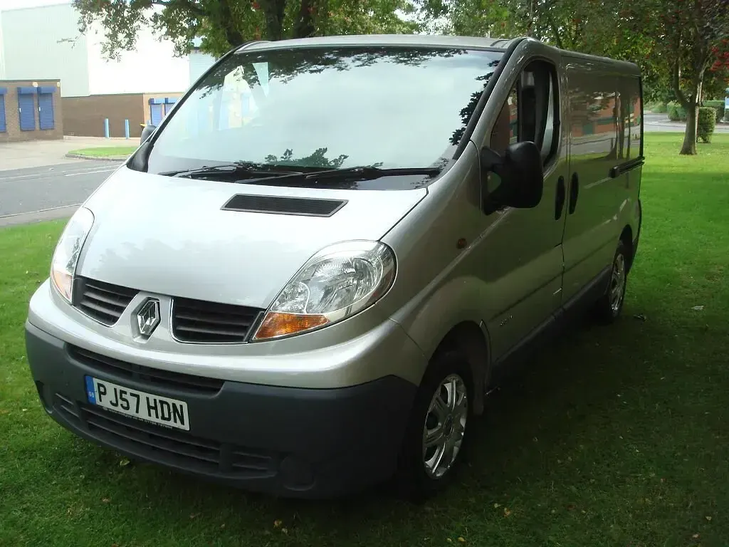 Used Renault Trafic 2007 Silver MPV