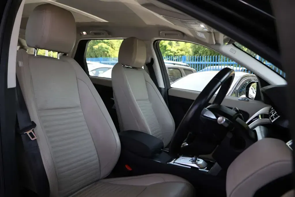 Used Land Rover Discovery Sport S 240 HP (176 kW) 2019 Black SUV