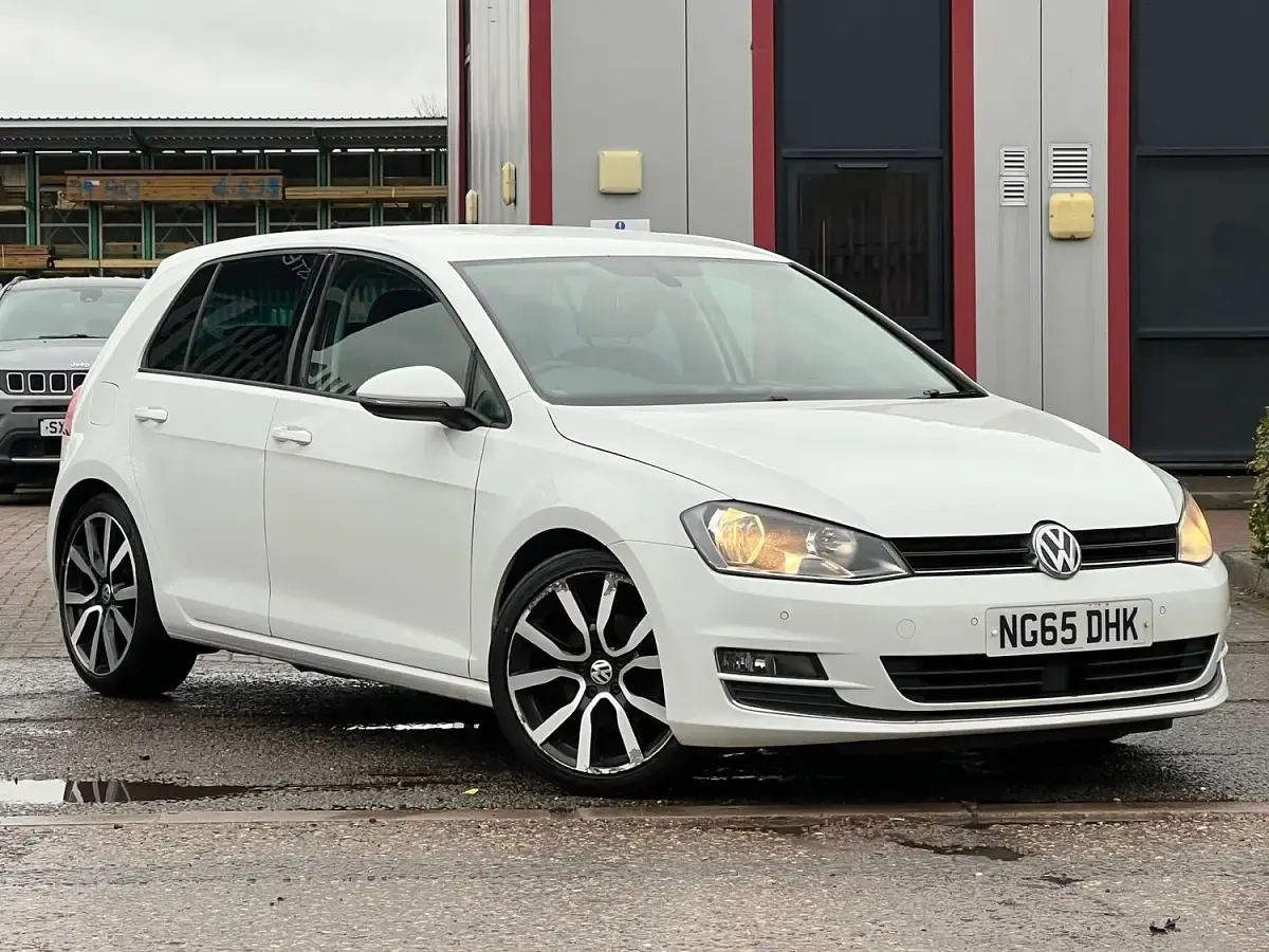Used VW Golf VII GT 150 HP (110 kW) 2016 White Hatchback