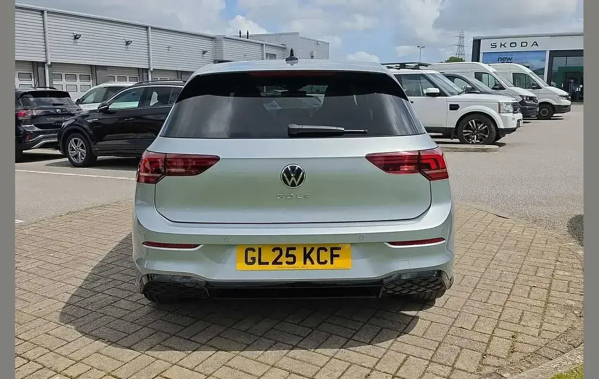 Used VW Golf VIII R-line 150 HP (110 kW) 2025 Silver Hatchback