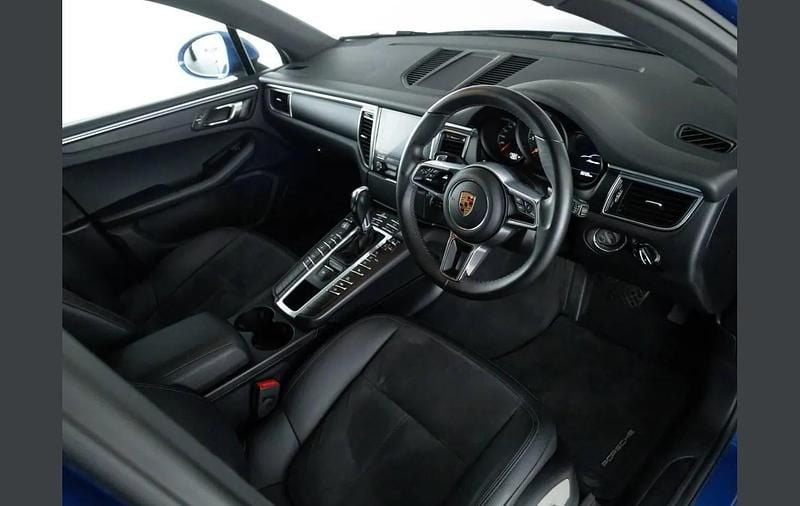 Used Porsche Macan 248 HP (182 kW) 2018 Blue SUV