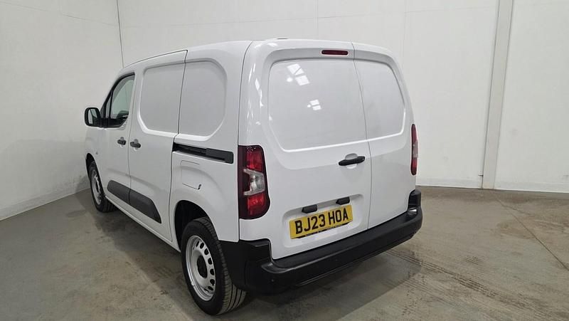 Used Peugeot Partner Premium 131 HP (96 kW) 2023 White MPV