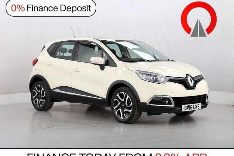 Used Renault Captur Dynamique 90 HP (66 kW) 2015 White SUV