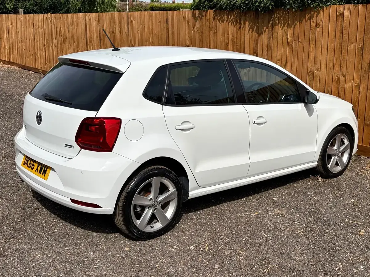 Used VW Polo SEL 2016 White Hatchback
