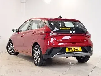New Hyundai i20 Advanced 100 HP (73 kW) 2025 Red Hatchback