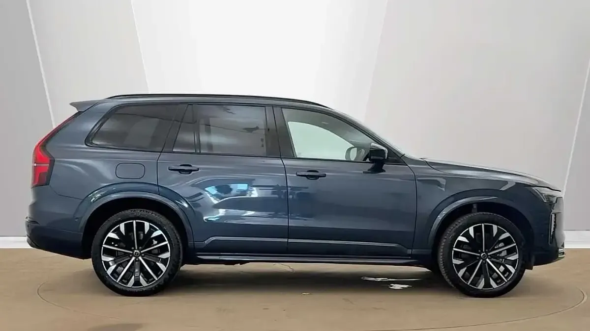 Used Volvo XC90 Ultra 455 HP (334 kW) 2025 Denim blue SUV