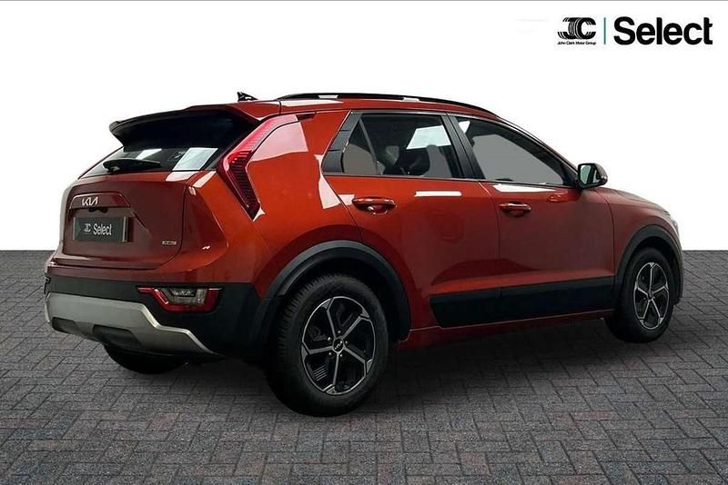 Used Kia Niro 180 HP (132 kW) 2023 Orange SUV