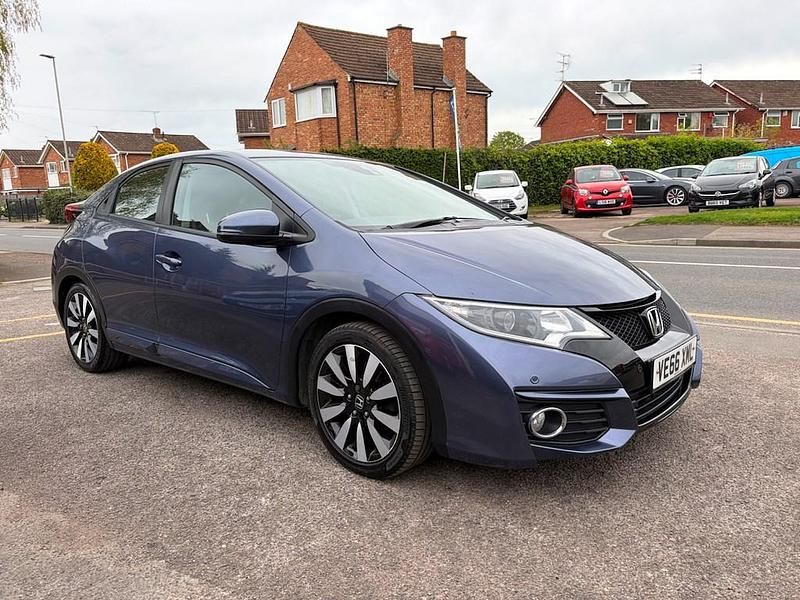 Begagnad Honda Civic SE Plus 142 HK (104 kW) 2016 Blå Halvkombi