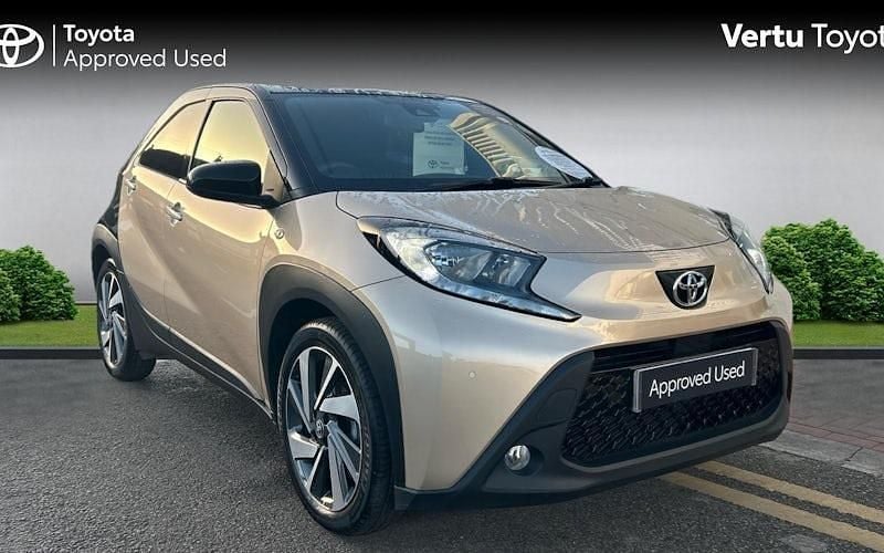 Used 2025 Toyota Aygo X SUV | £12,636 (Good price) - Image 1/4