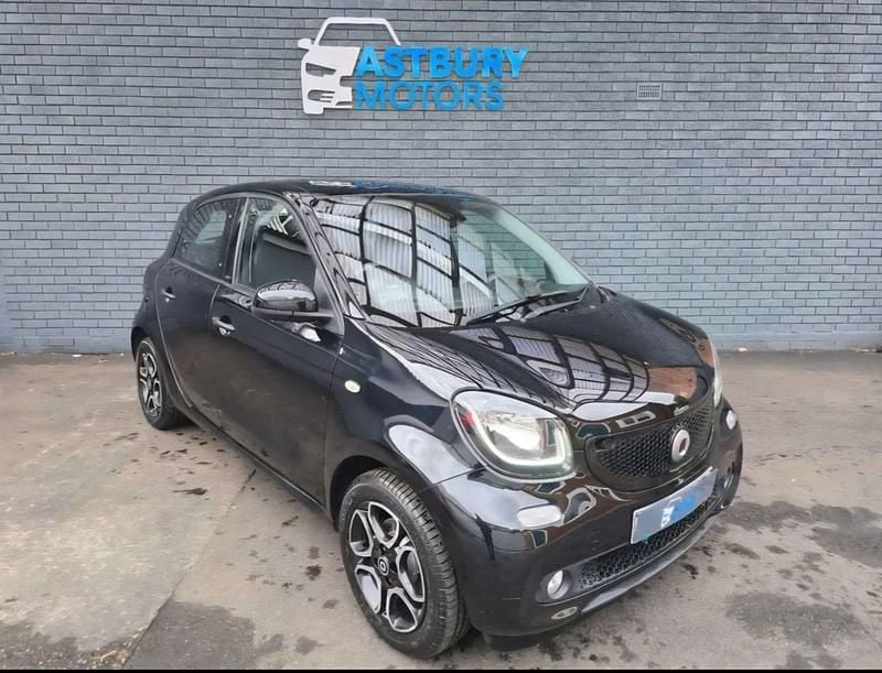 Black Used 2016 Smart ForFour Premium Hatchback | £5,795 (Fair price) - Image 1/4
