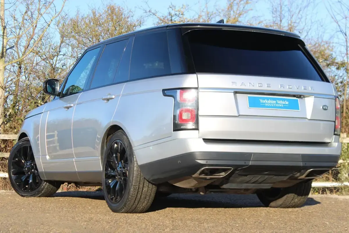 Usado Land Rover Range Rover Vogue SE 275 CV (202 kW) 2019 Plateado SUV