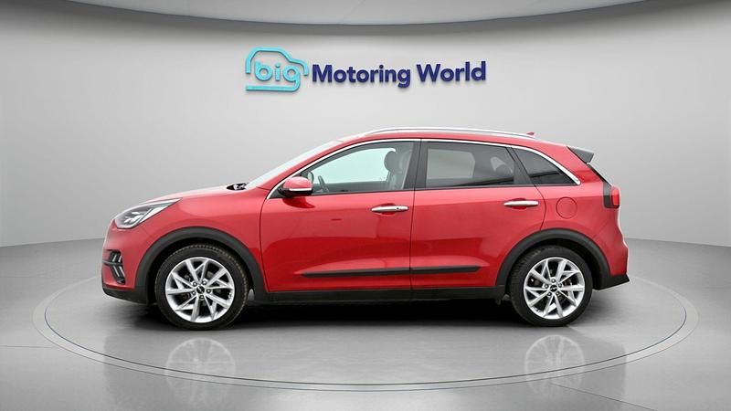 Used Kia Niro 141 HP (103 kW) 2021 Red SUV