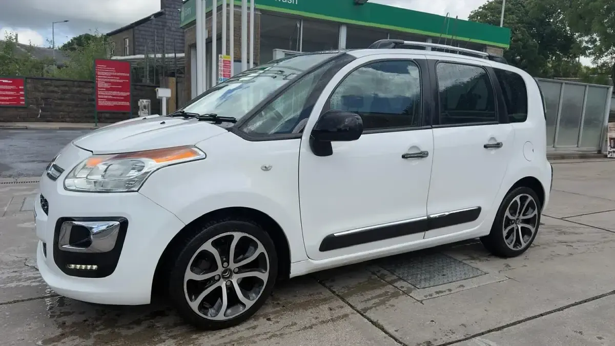 Used Citroën C3 Picasso Platinum 100 HP (73 kW) 2016 White MPV