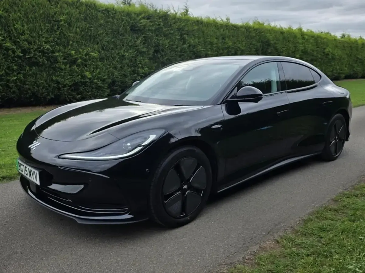 New MG IM5 300 kW (408 HP) 2025 Black Hatchback
