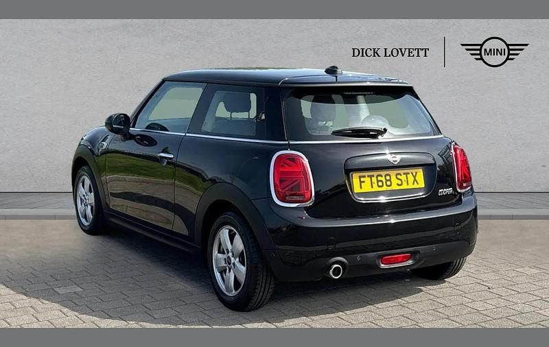 Used Mini Cooper Classic 134 HP (98 kW) 2019 Black Hatchback