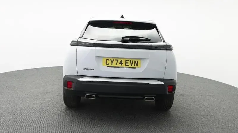 Używany Peugeot 2008 Allure 100 KM (73 kW) 2024 Biały SUV