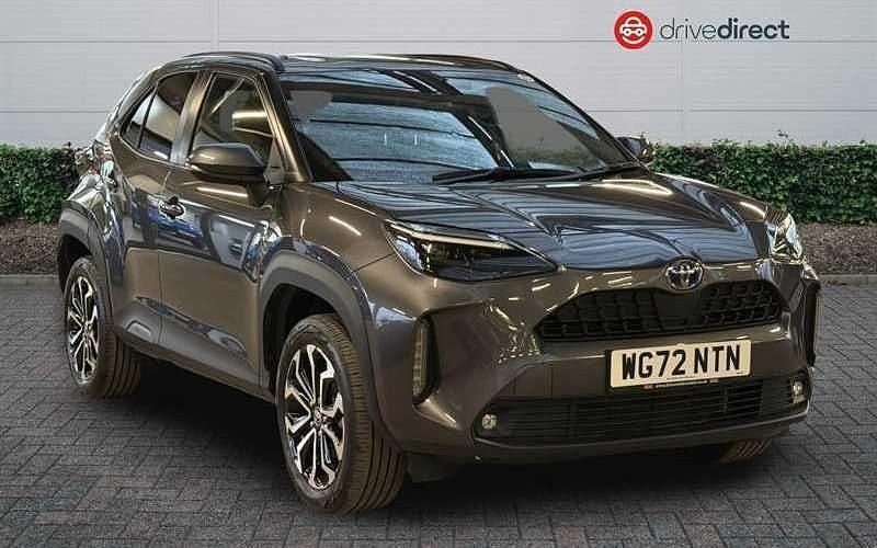 Used 2025 Toyota Yaris Hybrid Design Estate | £18,250 (Super price) - Image 1/4