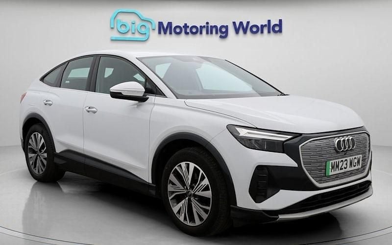 Used Audi Q4 Sportback e-tron Sport 125 kW (170 HP) 2022 White SUV