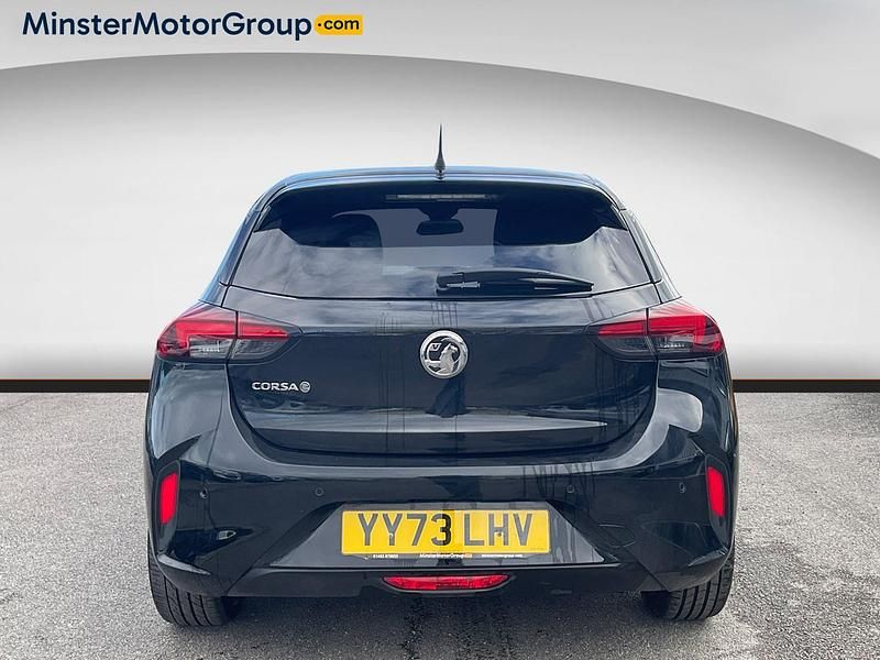 Second-hand Vauxhall Corsa-e 100 kW (136 CP) 2023 Negru Hatchback