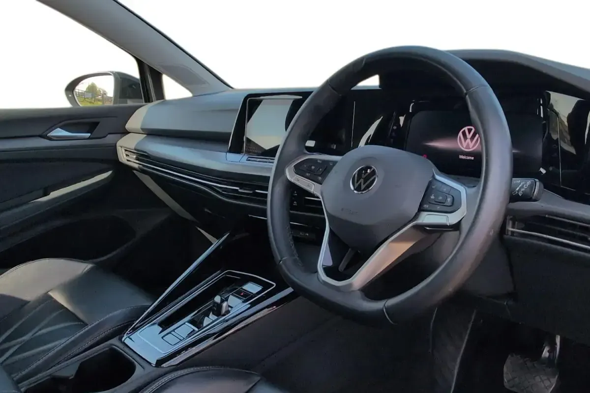 Used VW Golf VIII Style 204 HP (150 kW) 2022 Black Hatchback