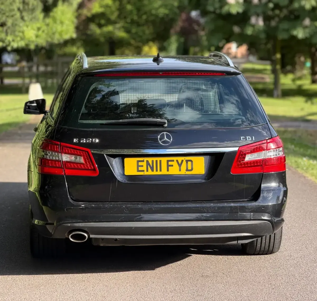 Begagnad Mercedes E220 2011 Svart Kombi