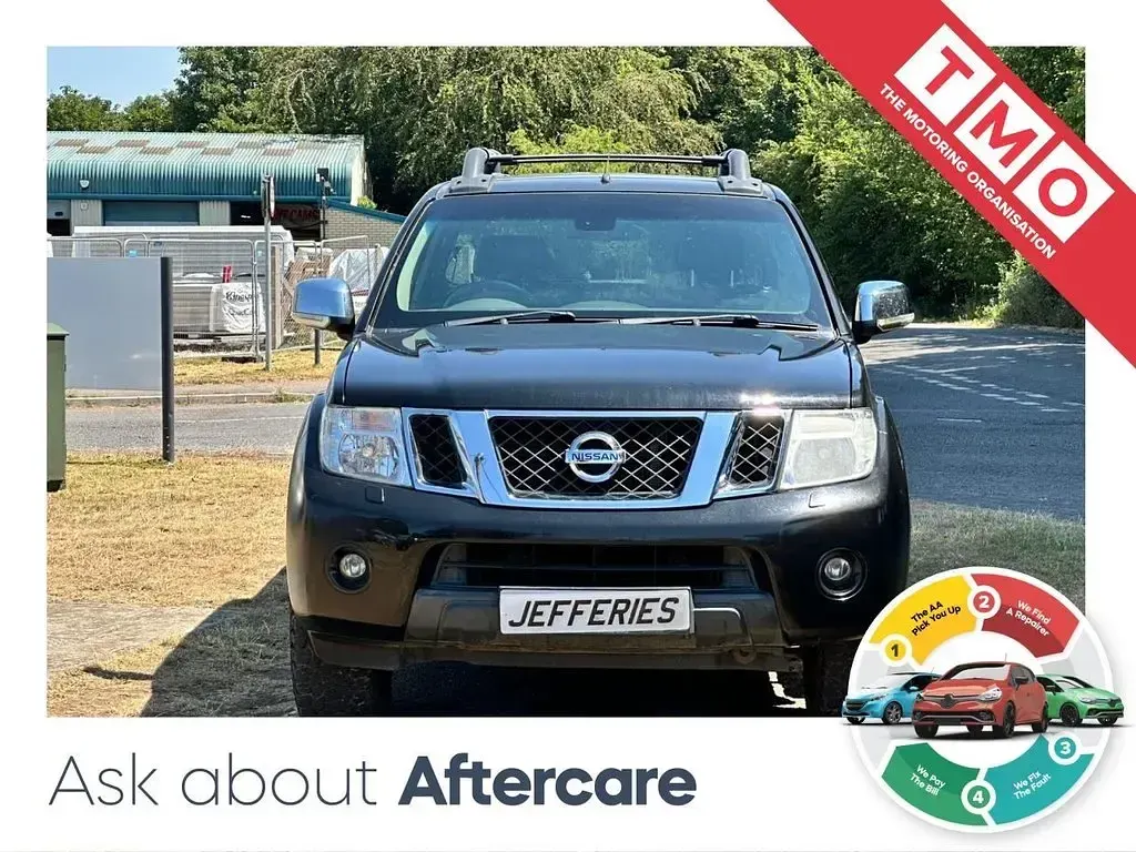 Used Nissan Navara Tekna 190 HP (139 kW) 2015 Black Pickup