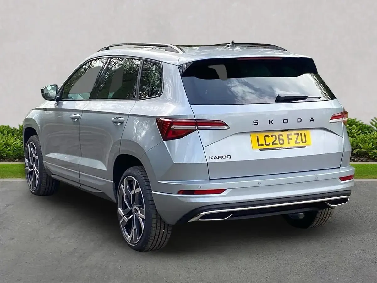Gebraucht Skoda Karoq SportLine 150 PS (110 kW) 2026 Silber SUV