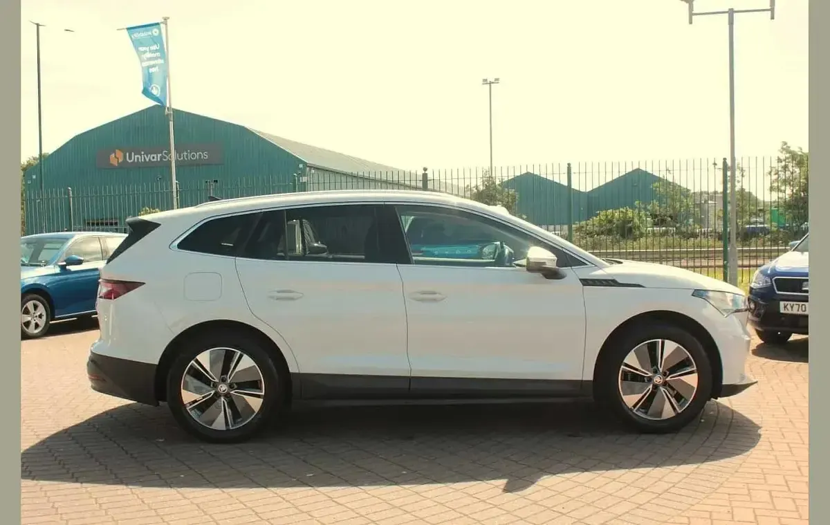 Used Skoda Enyaq iV ecoSuite 150 kW (204 HP) 2024 Moon white metallic SUV