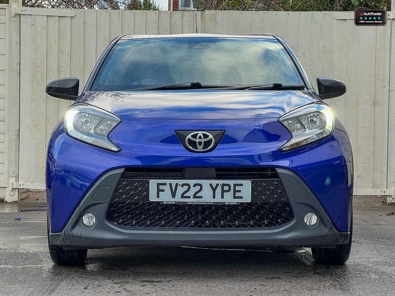 Usado Toyota Aygo X 72 HP (52 kW) 2022 Azul SUV