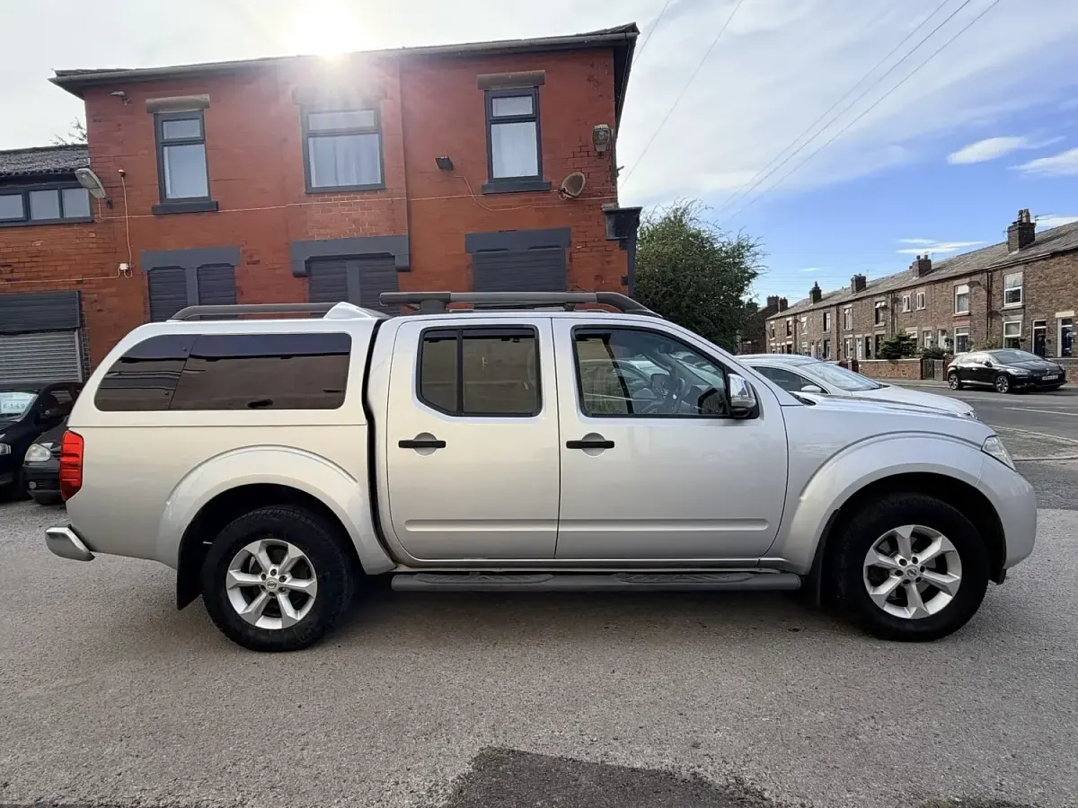 Used Nissan Navara Tekna 2015 Silver Pickup