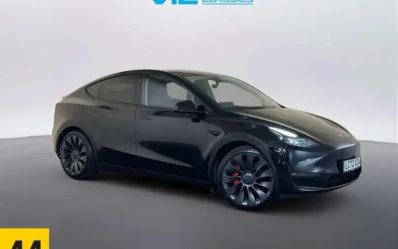 Używany Tesla Model Y Performance 317 kW (432 KM) 2024 SUV
