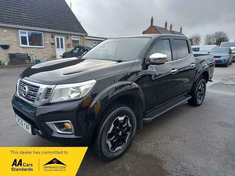 Käytetty Nissan Navara N-Connecta 2020 Musta Nouto