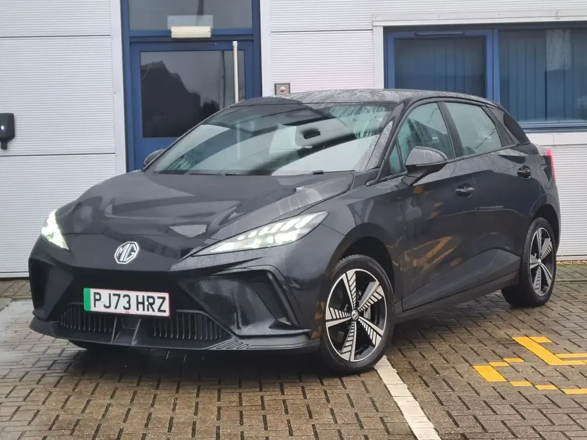 Used MG MG4 EV SE 125 kW (170 HP) 2023 Black Hatchback