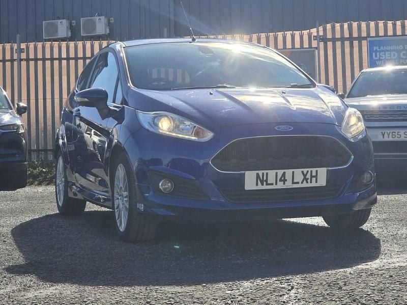 Used Ford Fiesta Titanium 100 HP (73 kW) 2014 Blue Hatchback