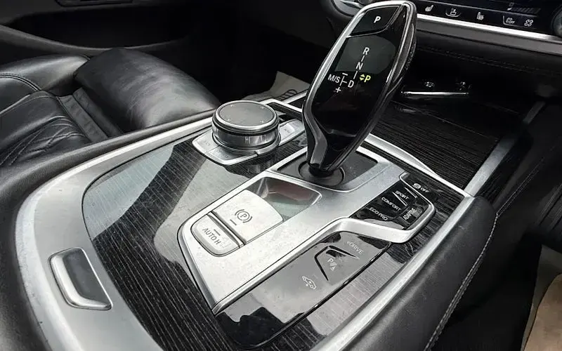 Used BMW 740 Exclusive 326 HP (239 kW) 2018 Black Sedan
