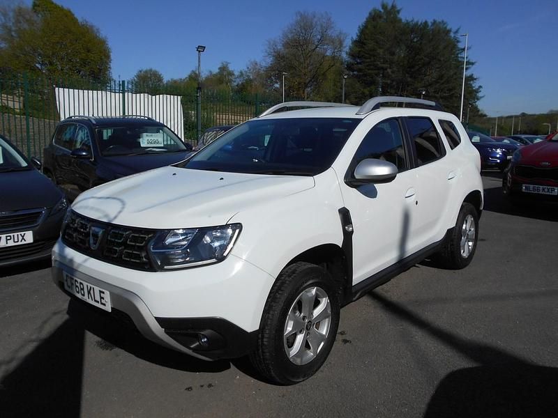 Usado Dacia Duster Comfort 115 HP (84 kW) 2019 Branco SUV