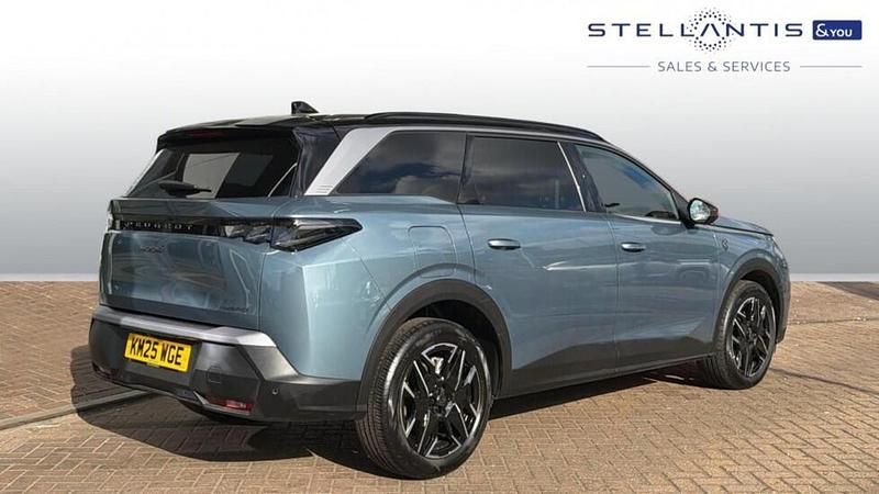 Second-hand Peugeot 5008 GT 134 CP (98 kW) 2025 Albastru SUV