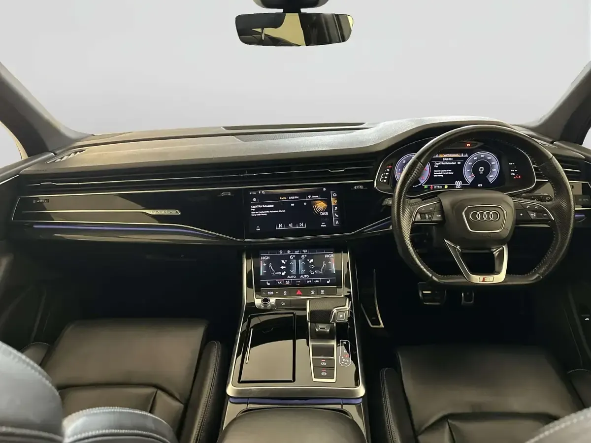 Used Audi Q7 Black Edition 286 HP (210 kW) 2020 White SUV