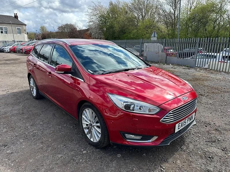 Used Ford Focus Titanium X 182 HP (133 kW) 2015 Red Estate