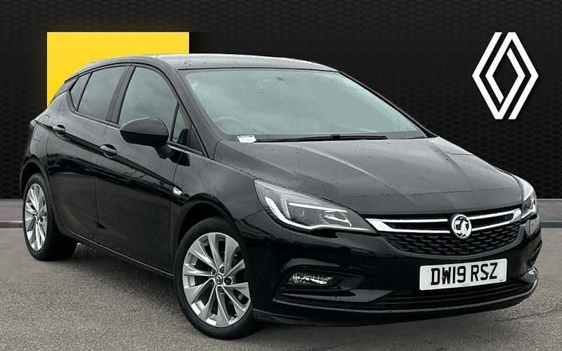 Used Vauxhall Astra Design Edition 105 HP (77 kW) 2019 Black Hatchback